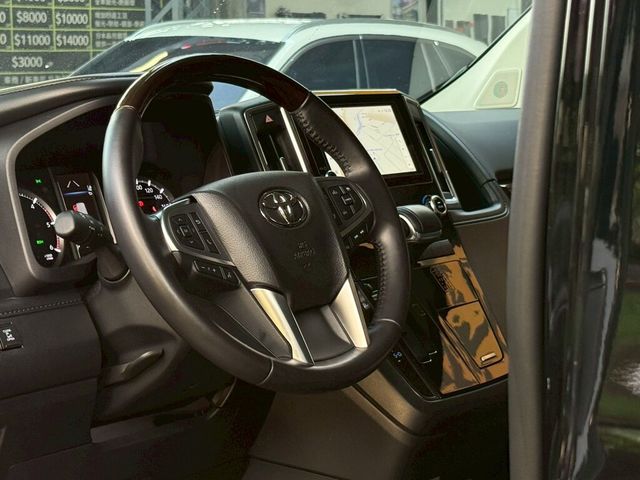 TOYOTA豐田 GRANVIA  第15張相片