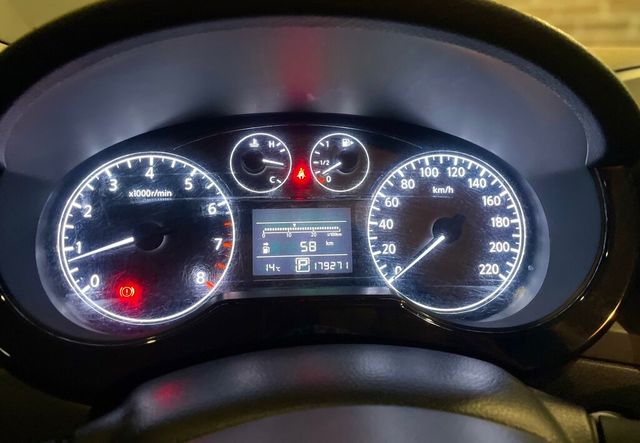 NISSAN日產 TIIDA  第9張相片