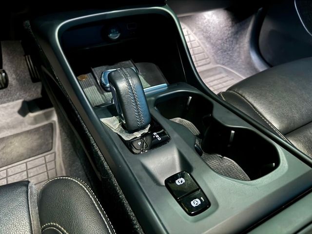 VOLVO富豪 XC40  第15張相片