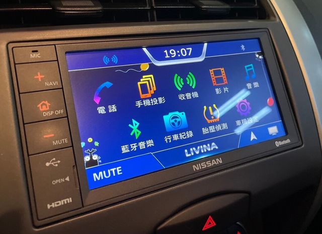NISSAN日產 LIVINA  第12張相片
