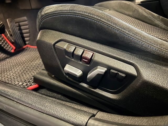BMW寶馬 120I  第13張相片