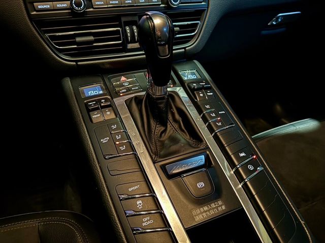 PORSCHE保時捷 MACAN  第16張相片