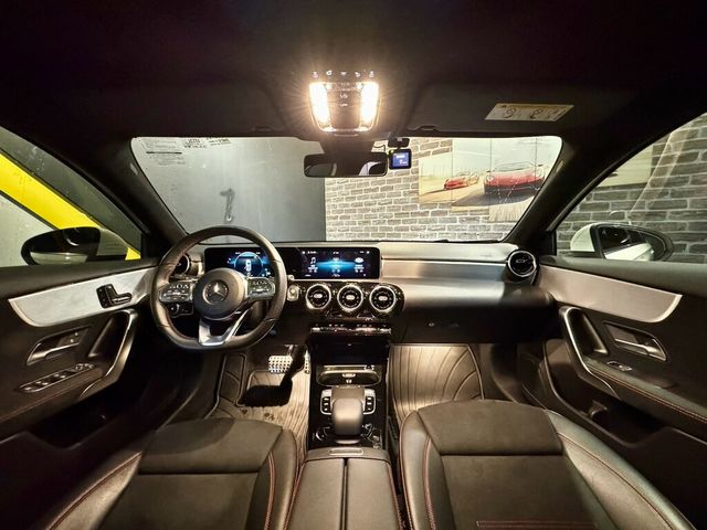M-BENZ賓士 A180  第7張相片