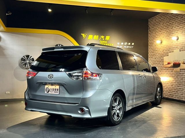 TOYOTA豐田 SIENNA  第3張相片