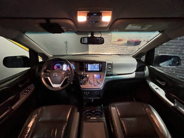 TOYOTA豐田 SIENNA  第19張相片