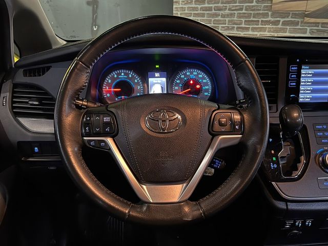 TOYOTA豐田 SIENNA  第21張相片