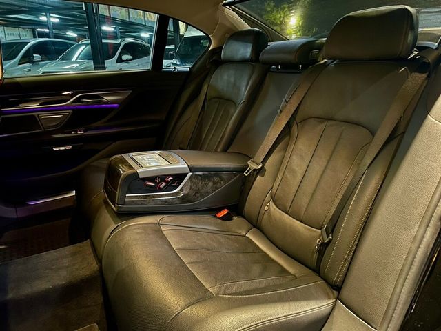 BMW寶馬 740LI  第10張相片