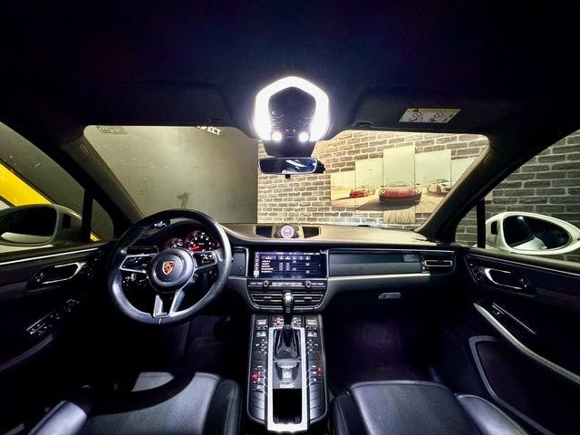 PORSCHE保時捷 MACAN  第8張相片