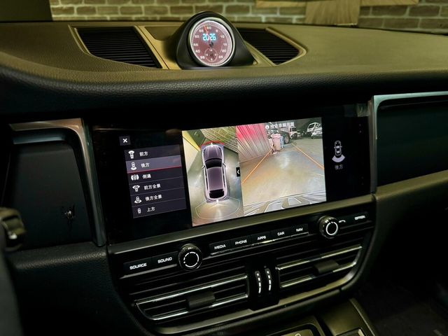 PORSCHE保時捷 MACAN  第13張相片