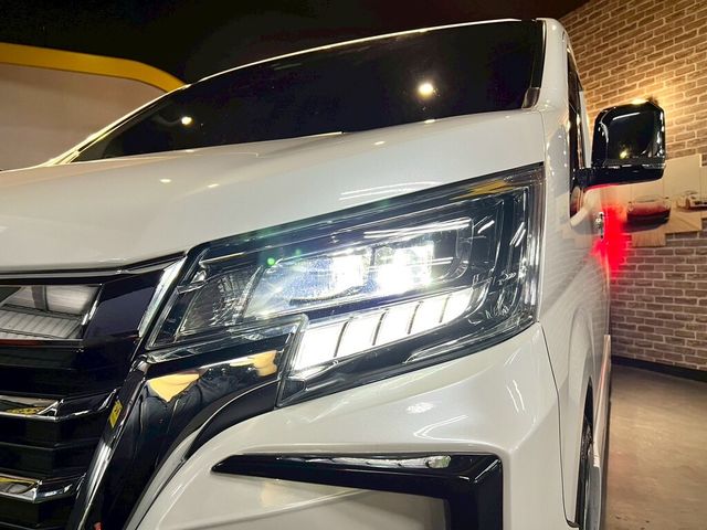 TOYOTA豐田 GRANVIA  第5張相片