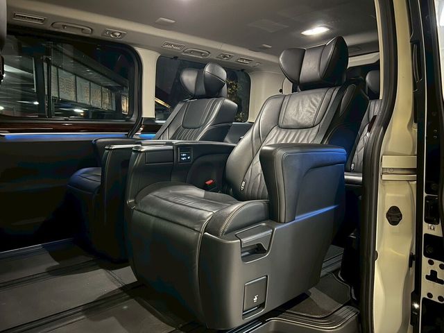 TOYOTA豐田 GRANVIA  第8張相片