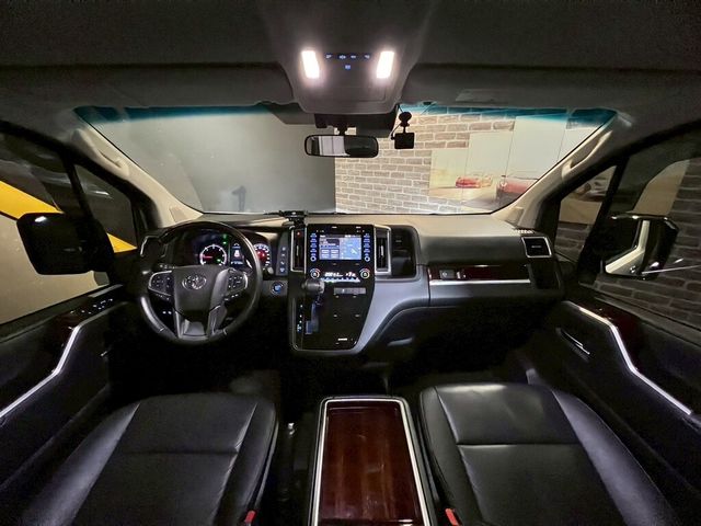 TOYOTA豐田 GRANVIA  第10張相片