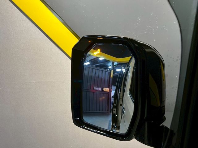 TOYOTA豐田 GRANVIA  第14張相片