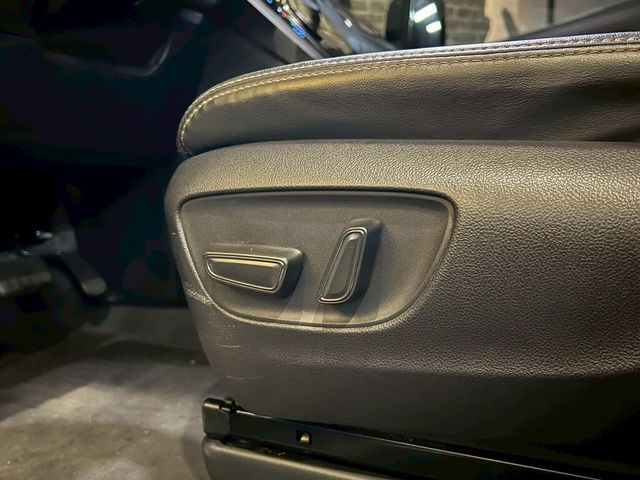 TOYOTA豐田 GRANVIA  第16張相片