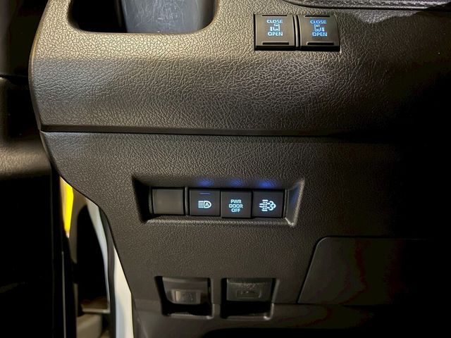 TOYOTA豐田 GRANVIA  第18張相片