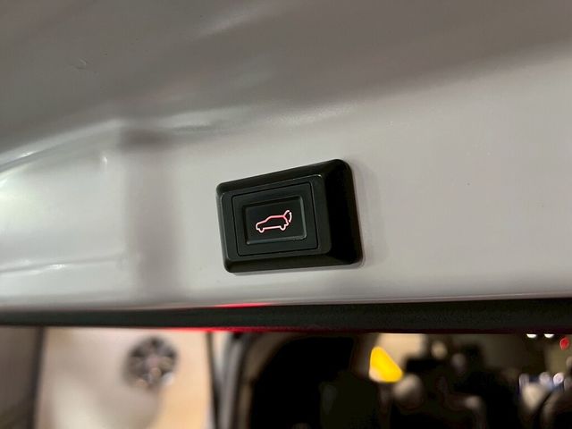 TOYOTA豐田 GRANVIA  第20張相片