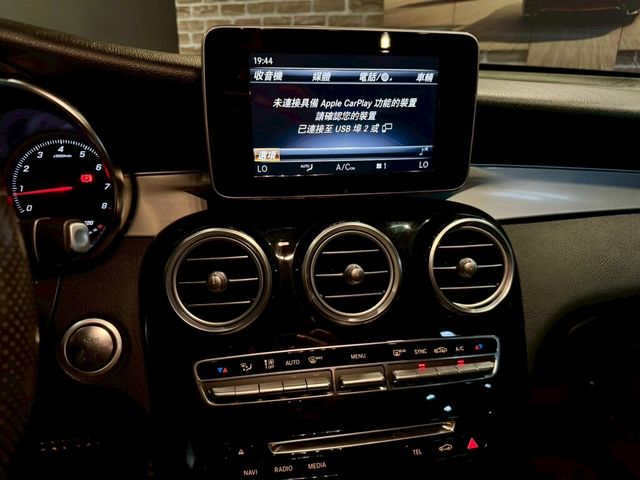 M-BENZ賓士 GLC250  第15張相片