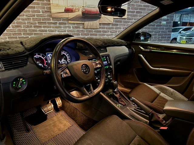 SKODA司科達 OCTAVIA COMBI  第9張相片
