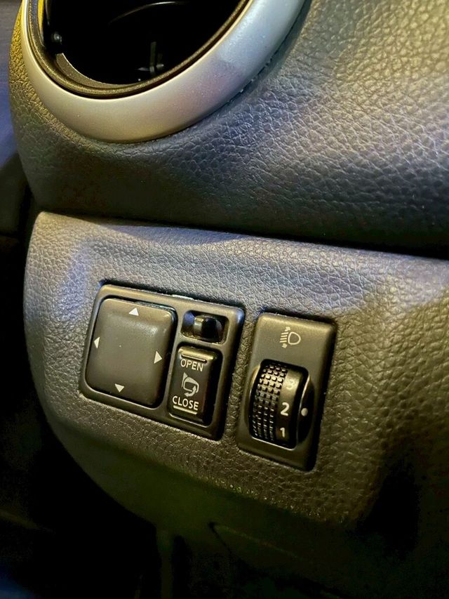 NISSAN日產 LIVINA  第14張相片