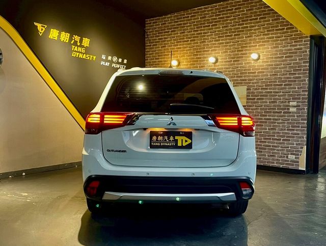 MITSUBISHI三菱 OUTLANDER  第4張相片