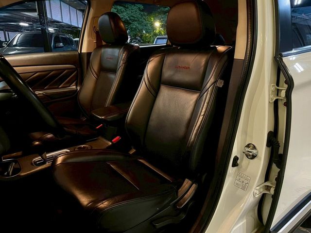 MITSUBISHI三菱 OUTLANDER  第8張相片