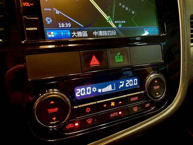 MITSUBISHI三菱 OUTLANDER  第14張相片