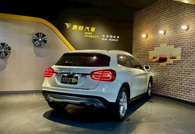 M-BENZ賓士 GLA200  第2張相片
