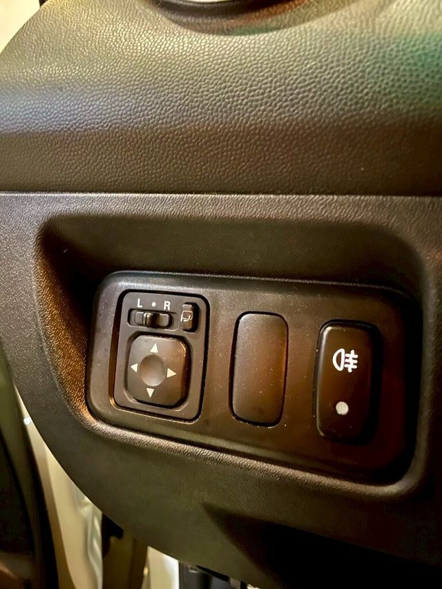 MITSUBISHI三菱 COLT PLUS  第11張相片