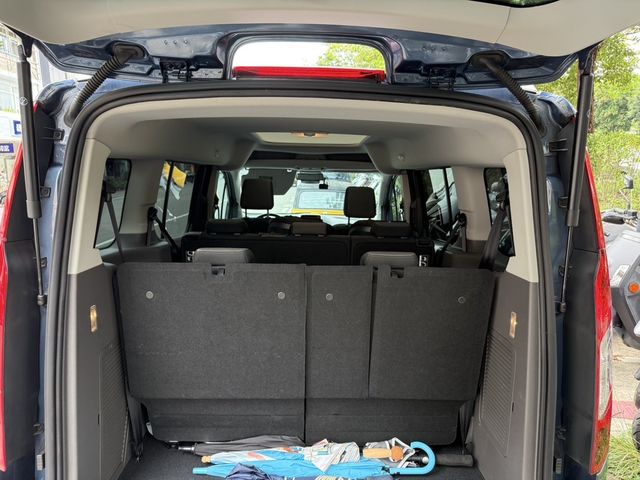 FORD福特 TOURNEO CONNECT  第7張相片