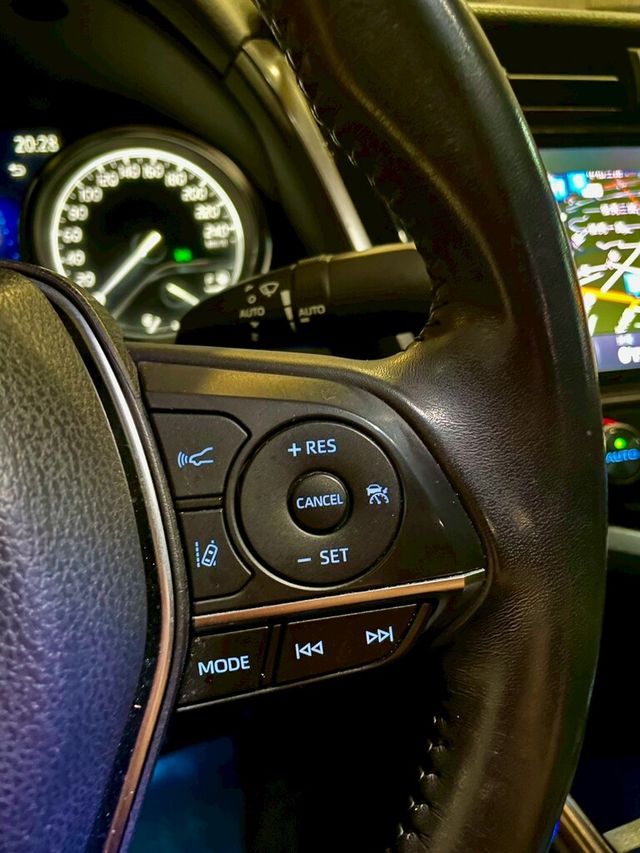 TOYOTA豐田 CAMRY HYBRID  第16張相片