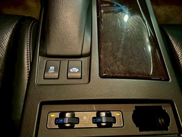 LEXUS凌志 RX450H  第15張相片