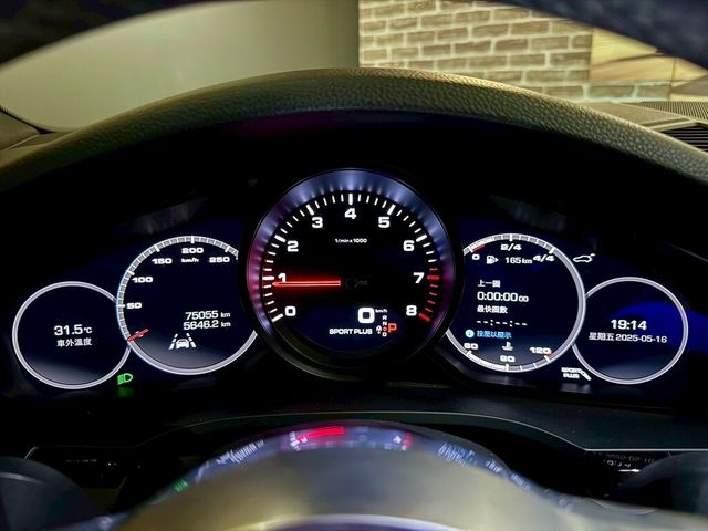PORSCHE保時捷 CAYENNE  第12張相片