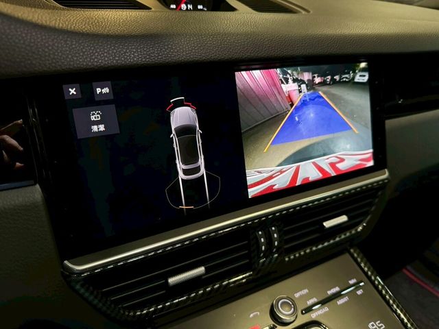 PORSCHE保時捷 CAYENNE  第14張相片