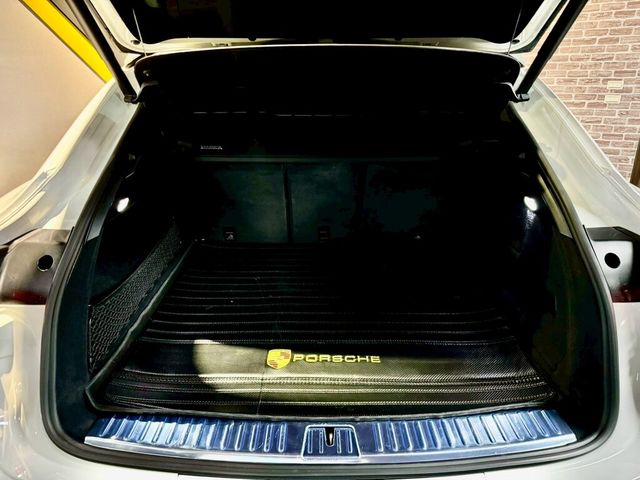 PORSCHE保時捷 CAYENNE  第18張相片