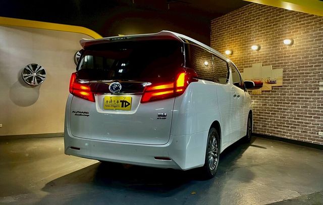 TOYOTA豐田 ALPHARD  第2張相片