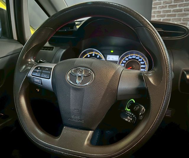 TOYOTA豐田 WISH  第12張相片