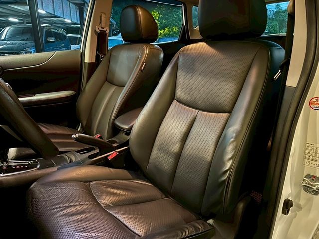 NISSAN日產 TIIDA  第7張相片