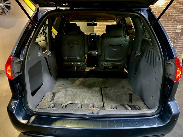 TOYOTA豐田 SIENNA  第13張相片