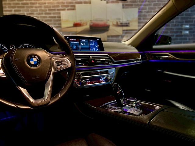 BMW寶馬 730I  第10張相片