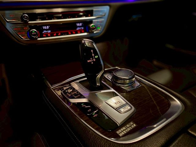 BMW寶馬 730I  第13張相片