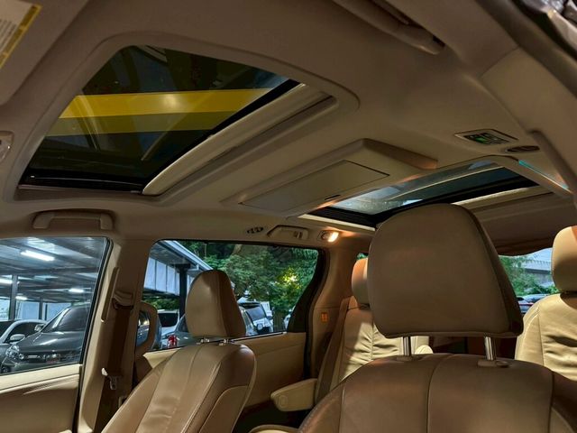 TOYOTA豐田 SIENNA  第20張相片