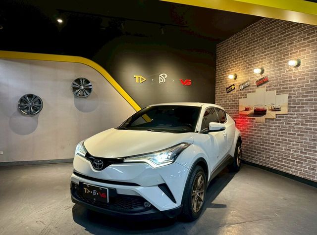 TOYOTA豐田 C-HR  第1張相片