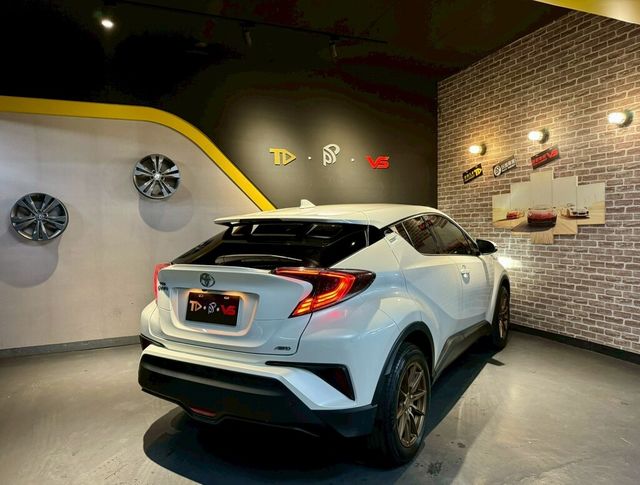 TOYOTA豐田 C-HR  第2張相片