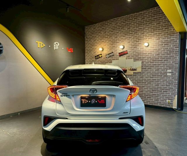 TOYOTA豐田 C-HR  第4張相片