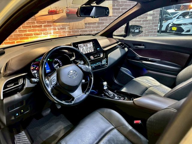 TOYOTA豐田 C-HR  第10張相片