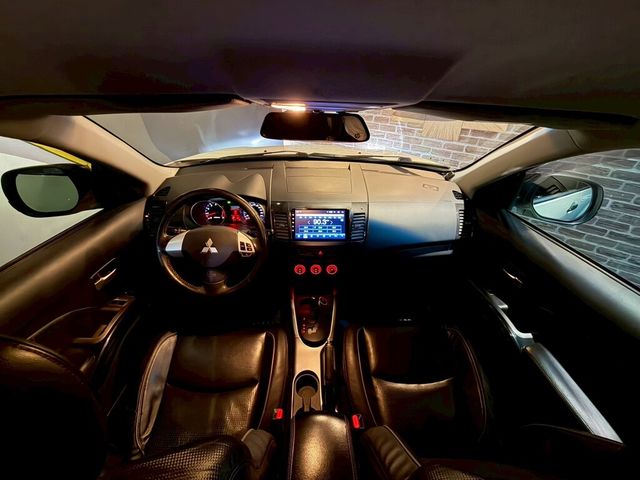 MITSUBISHI三菱 OUTLANDER  第6張相片