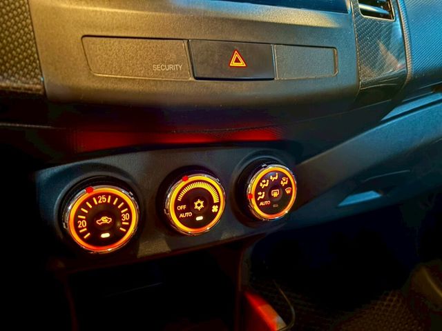 MITSUBISHI三菱 OUTLANDER  第14張相片