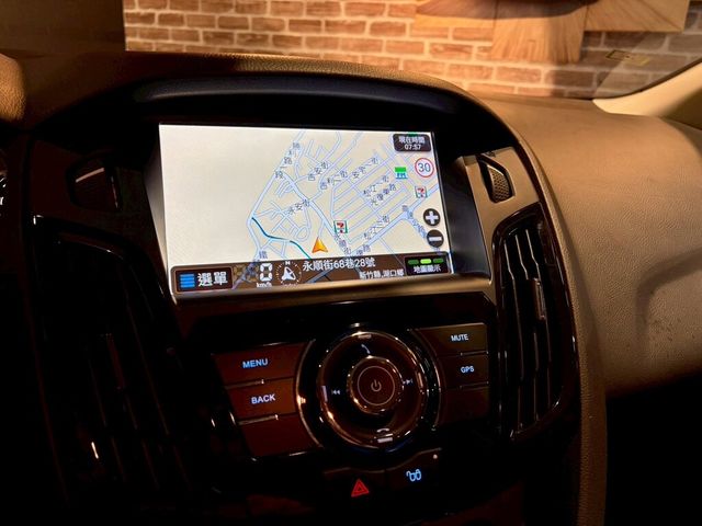 FORD福特 FOCUS  第14張相片