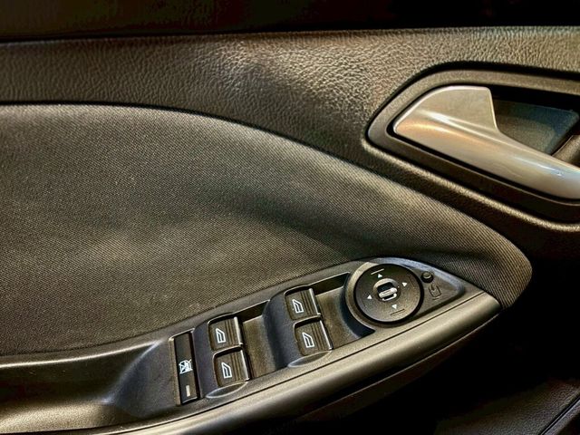 FORD福特 FOCUS  第17張相片