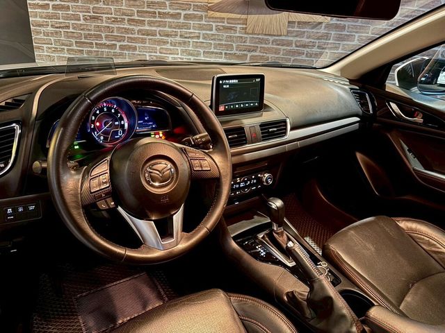 MAZDA馬自達 MAZDA 3  第7張相片